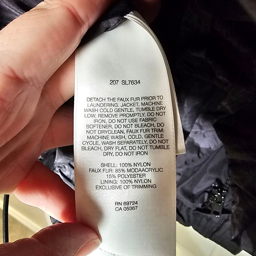 Columbia med lightweight black/cream winter jacket - Picture 12 of 12